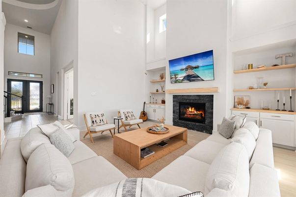 Fireplace, Interior, Living room, Recessed Lighting