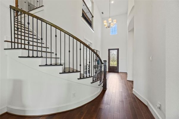 Chandelier, Interior, Wood Texture Flooring