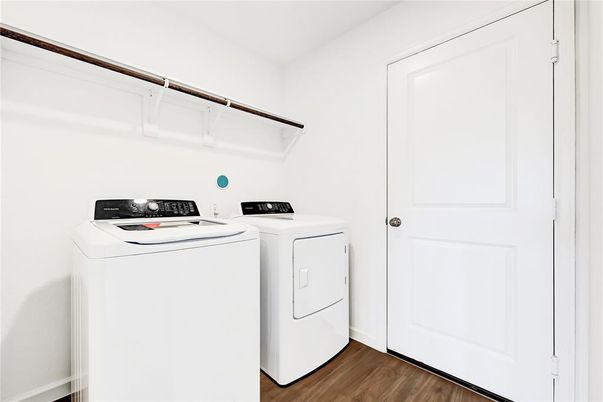 Interior, Washer, Wood Texture Flooring
