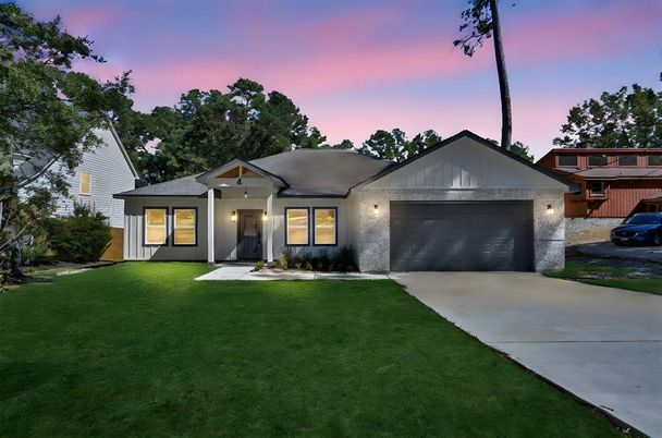 Attached, Exterior, Facade, Ranch