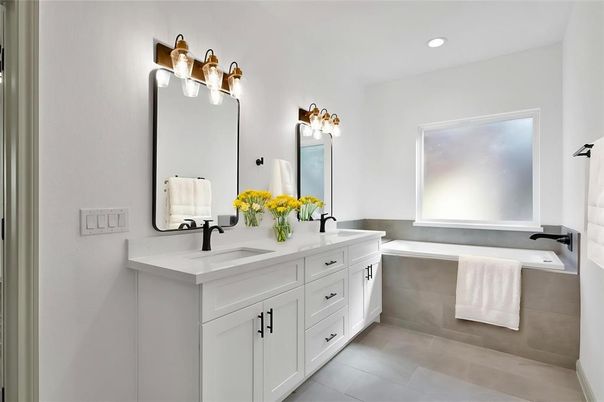 Bathroom, Dual Sink Vanities, Interior, Recessed Lighting