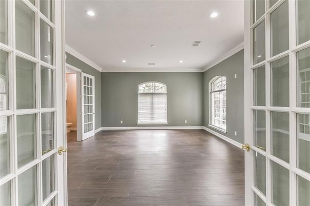 Empty room, Interior, Recessed Lighting, Wood Texture Flooring