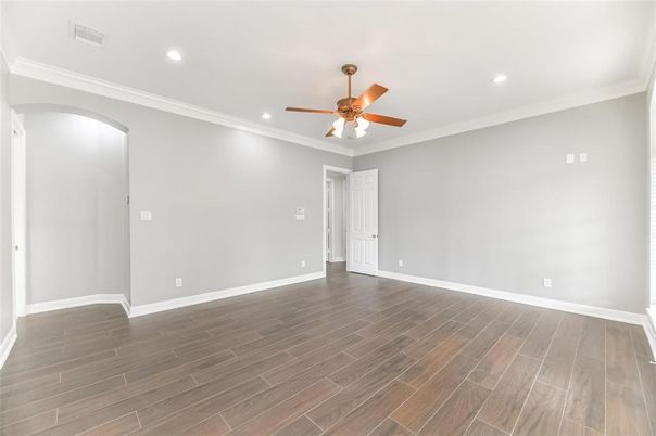 Empty room, Interior, Recessed Lighting, Wood Texture Flooring
