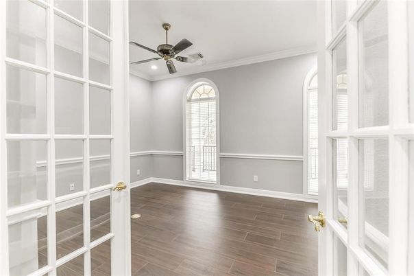 Empty room, Interior, Recessed Lighting, Wood Texture Flooring