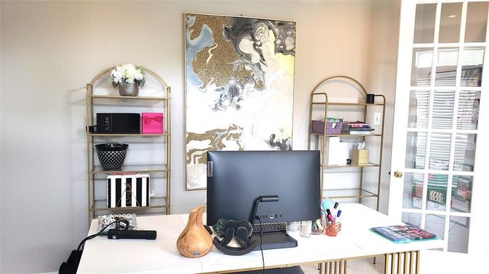 Home Office, Interior