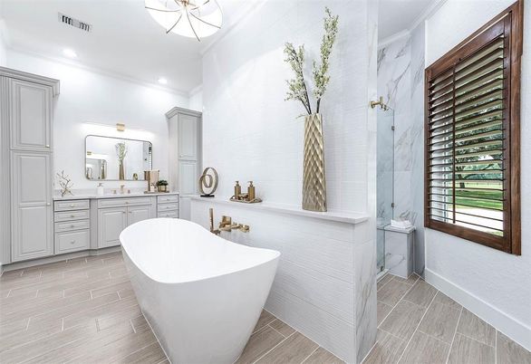 Bathroom, Dual Sink Vanities, Free Standing Baths, Interior, Recessed Lighting