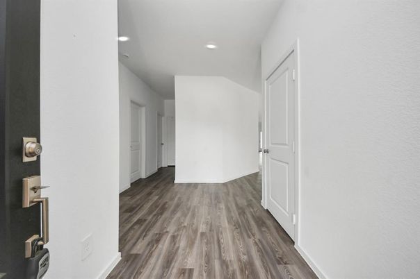 Interior, Recessed Lighting, Wood Texture Flooring