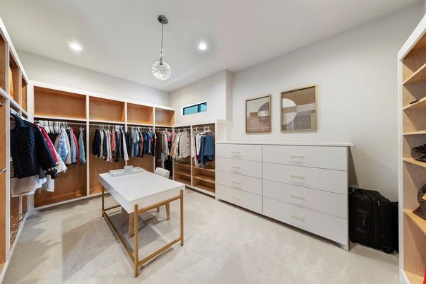 Interior, Pendant Lights, Recessed Lighting, Walk-in Closets