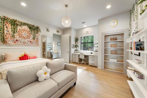 Home Office, Interior, Pendant Lights, Recessed Lighting, Wood Texture Flooring