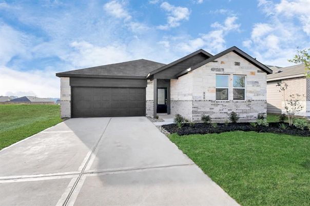 Attached, Exterior, Facade, Ranch