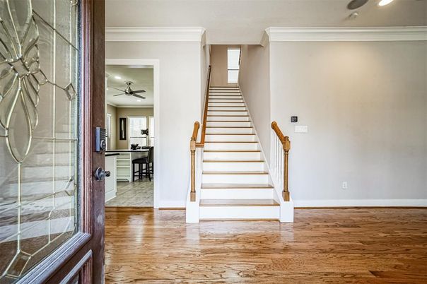 Interior, Recessed Lighting, Wood Texture Flooring