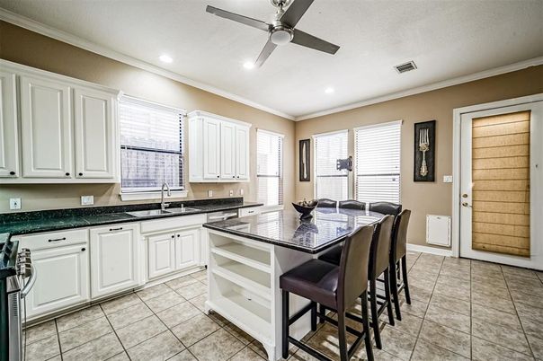 Dining room, Interior, Kitchen, Recessed Lighting