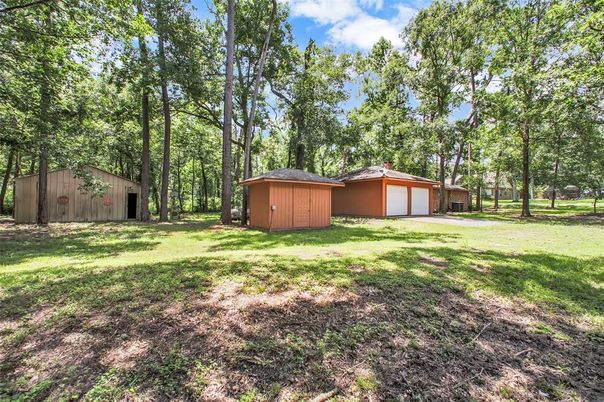 Backyard, Detached Garage, Exterior