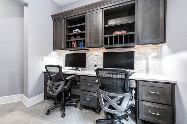 Home Office, Interior