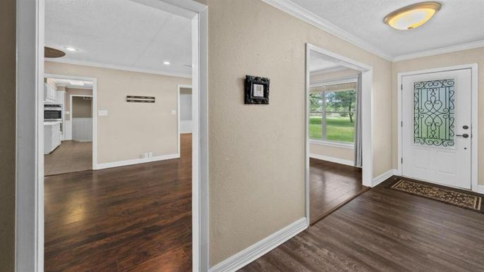 Interior, Recessed Lighting, Wood Texture Flooring