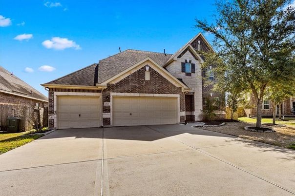 Attached, Exterior, Facade, Brick Facade, Brick Traditional