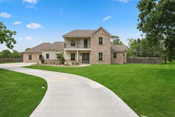 Backyard, Exterior, Facade, Brick Facade, French Provincial