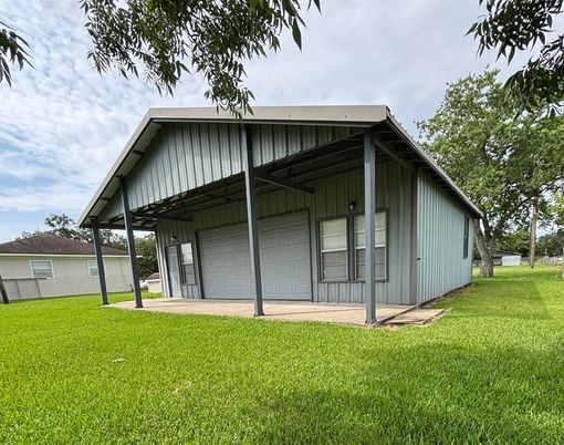 Backyard, Detached Garage, Exterior