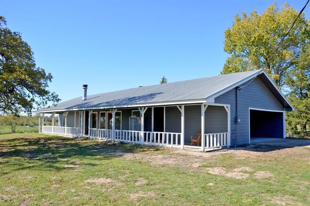 Backyard, Detached Garage, Exterior