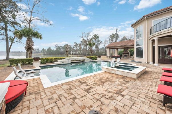 Exterior, Pool, Water