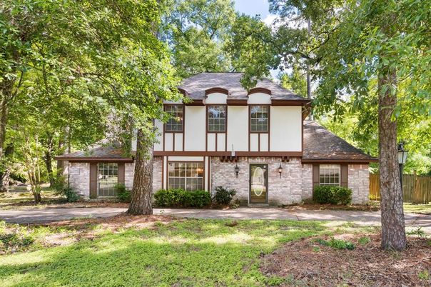 Backyard, Exterior, Facade, Brick Facade, French Provincial