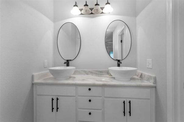 Bathroom, Dual Sink Vanities, Interior