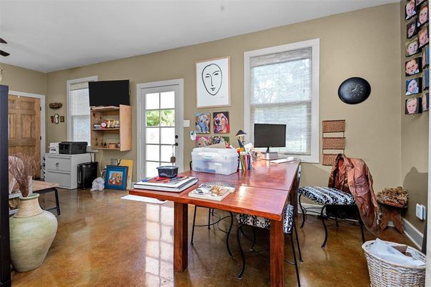 Home Office, Interior