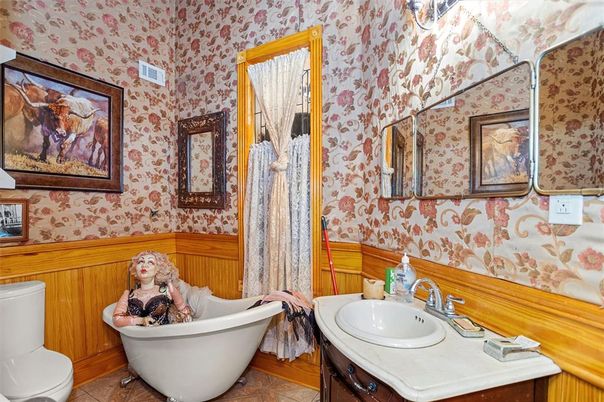 Bathroom, Free Standing Baths, Interior