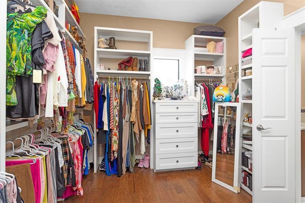 Interior, Walk-in Closets, Wood Texture Flooring