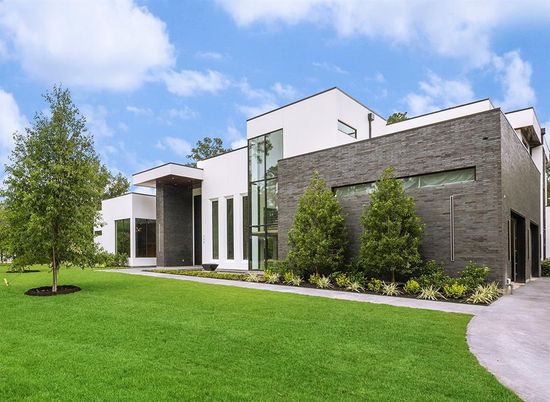 Backyard, Exterior, Facade, Brick Facade, Modern