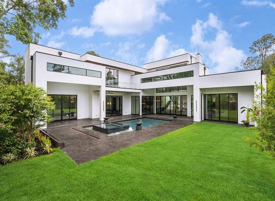 Backyard, Exterior, Facade, Pool, Modern