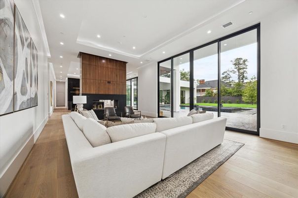 Interior, Living room, Recessed Lighting, Wood Texture Flooring