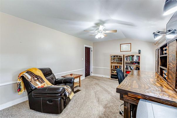 Home Office, Interior