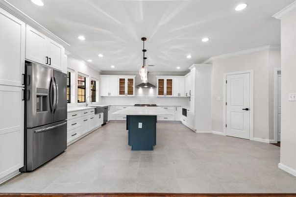 Interior, Kitchen, Pendant Lights, Recessed Lighting, Stainless Steel Appliances