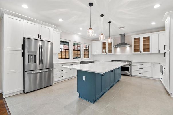 Interior, Kitchen, Pendant Lights, Recessed Lighting, Stainless Steel Appliances
