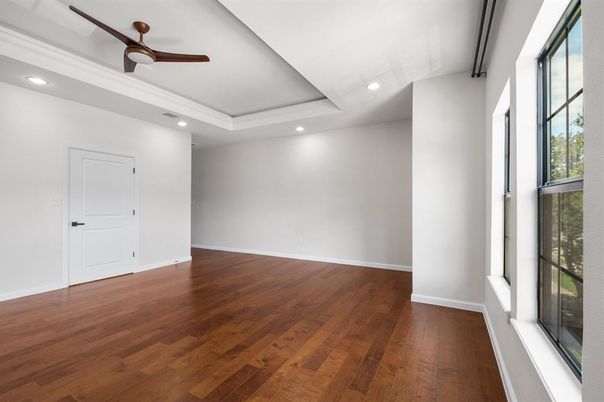Empty room, Interior, Recessed Lighting, Wood Texture Flooring