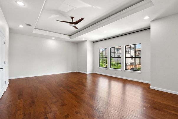 Empty room, Interior, Recessed Lighting, Wood Texture Flooring
