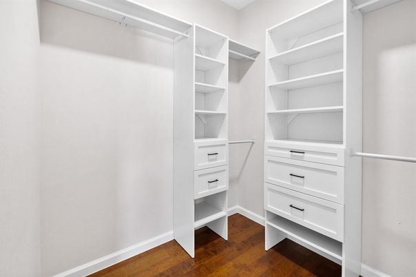 Interior, Walk-in Closets, Wood Texture Flooring