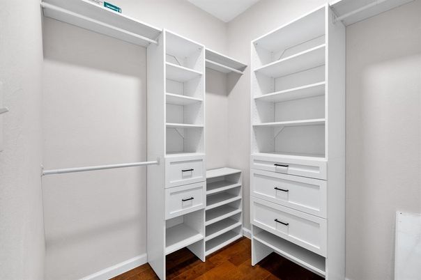Interior, Walk-in Closets, Wood Texture Flooring