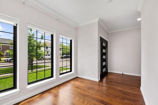 Empty room, Interior, Recessed Lighting, Wood Texture Flooring