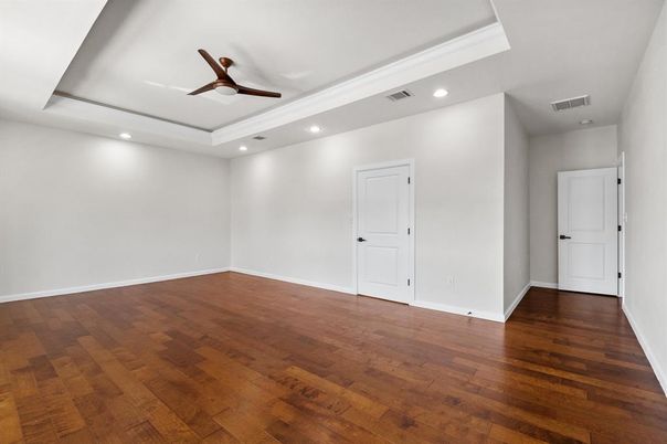 Empty room, Interior, Recessed Lighting, Wood Texture Flooring