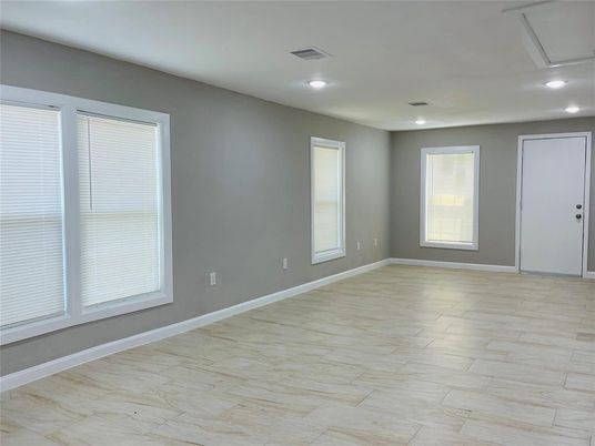 Empty room, Interior, Recessed Lighting