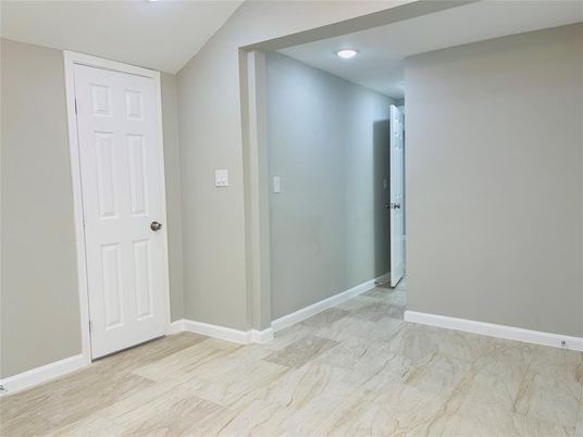 Empty room, Interior, Marble, Recessed Lighting