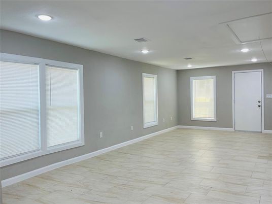 Empty room, Interior, Recessed Lighting