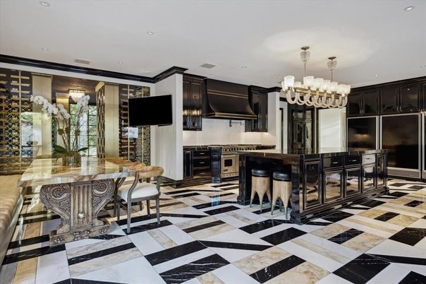 Chandelier, Dining room, Interior, Kitchen, Marble, Recessed Lighting