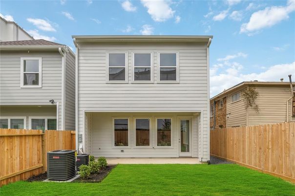 Exterior, Facade, Rowhouse