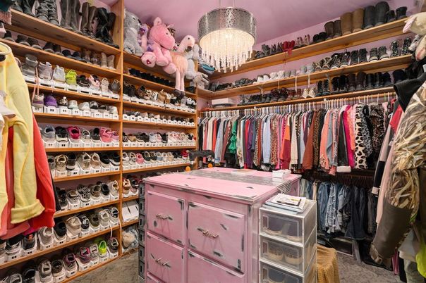 Chandelier, Interior, Walk-in Closets