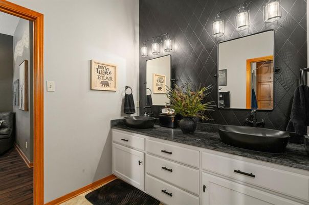 Bathroom, Dual Sink Vanities, Interior, Wood Texture Flooring