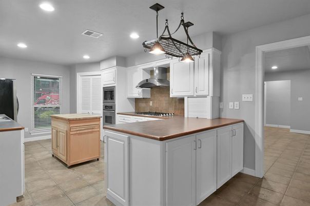 Interior, Kitchen, Pendant Lights, Recessed Lighting, Stainless Steel Appliances