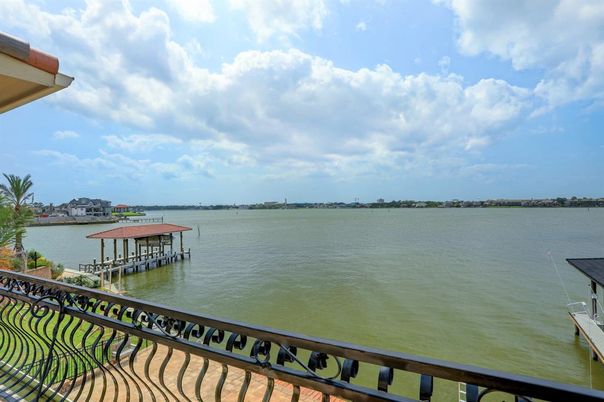 Exterior, Water